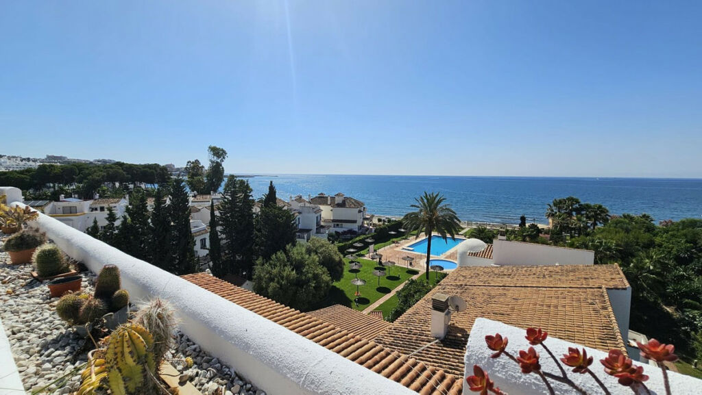 Top Floor Apartment Estepona Málaga - image 31