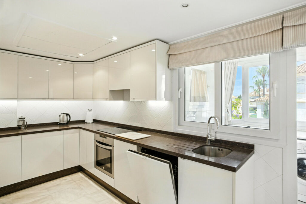 Penthouse Duplex The Golden Mile Málaga - image 31