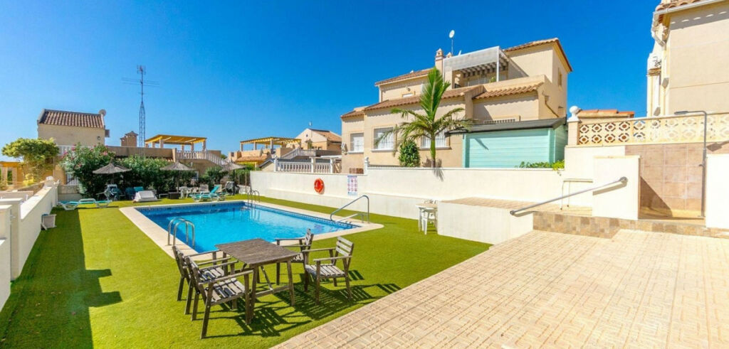Detached Villa Villamartin Alicante - image 32