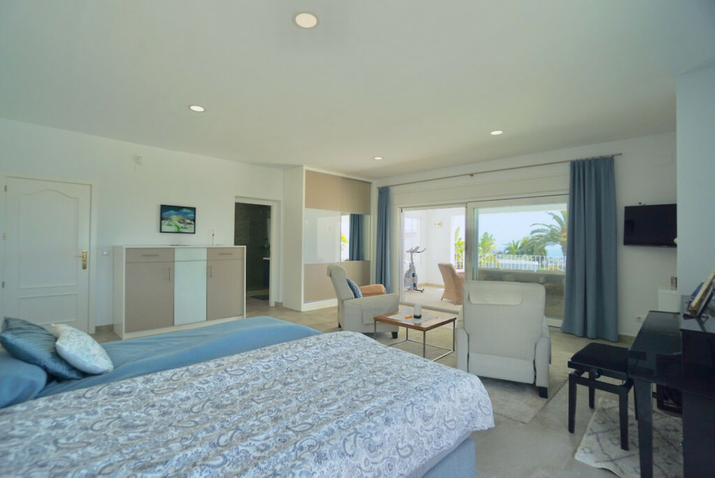 Detached Villa Montemar Alicante - image 32