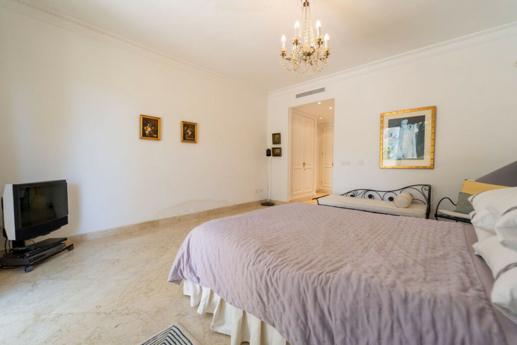 Middle Floor Apartment Nueva Andalucía Málaga - image 32