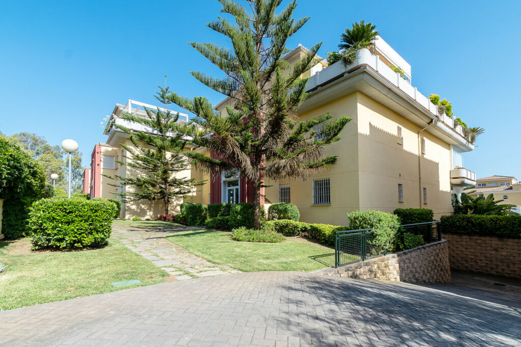 Ground Floor Apartment Cabopino Málaga - image 32