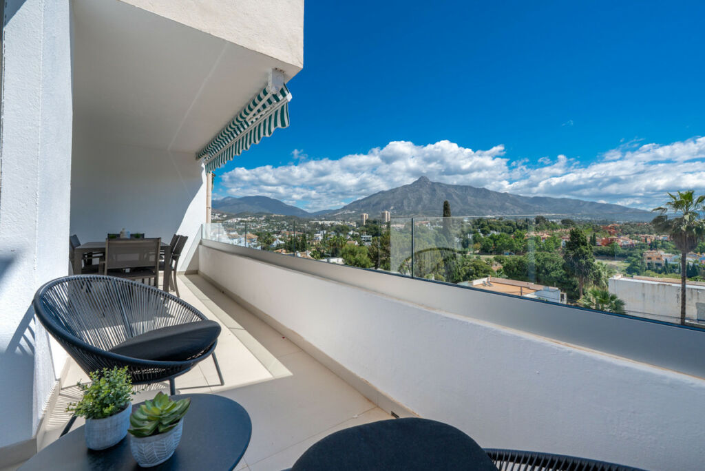 Middle Floor Apartment Nueva Andalucía Málaga - image 32