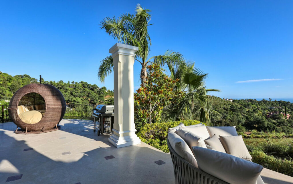 Detached Villa Benahavís Málaga - image 32