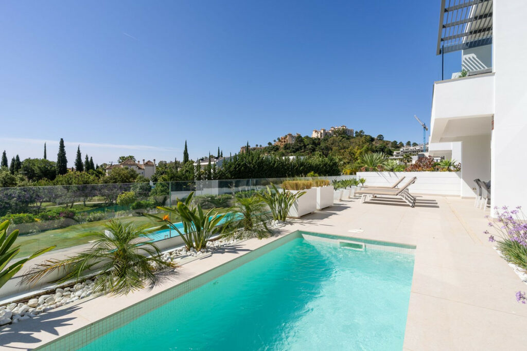 Middle Floor Apartment Benahavís Málaga - image 32