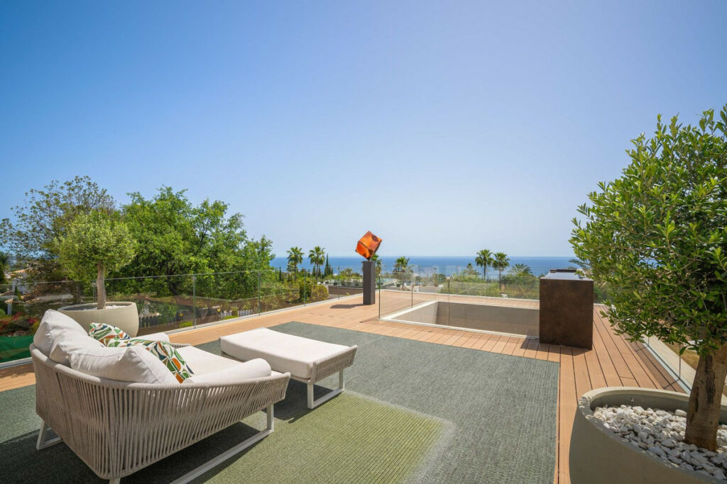 Detached Villa Sierra Blanca Málaga - image 32