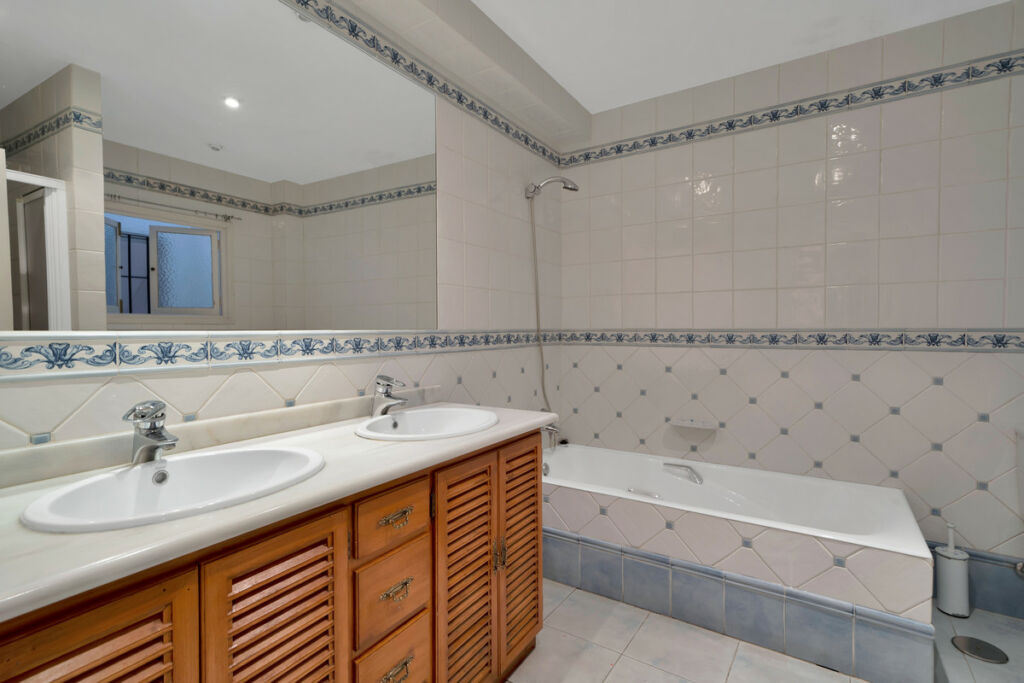 Middle Floor Apartment Marbella Málaga - image 31