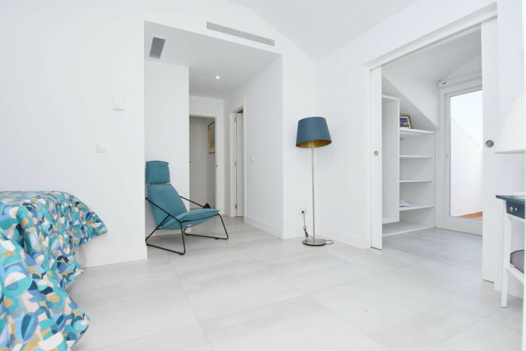 Detached Villa Benalmadena Pueblo Málaga - image 32