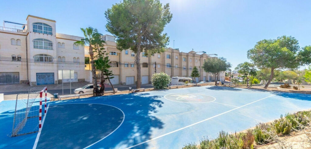 Detached Villa Villamartin Alicante - image 33