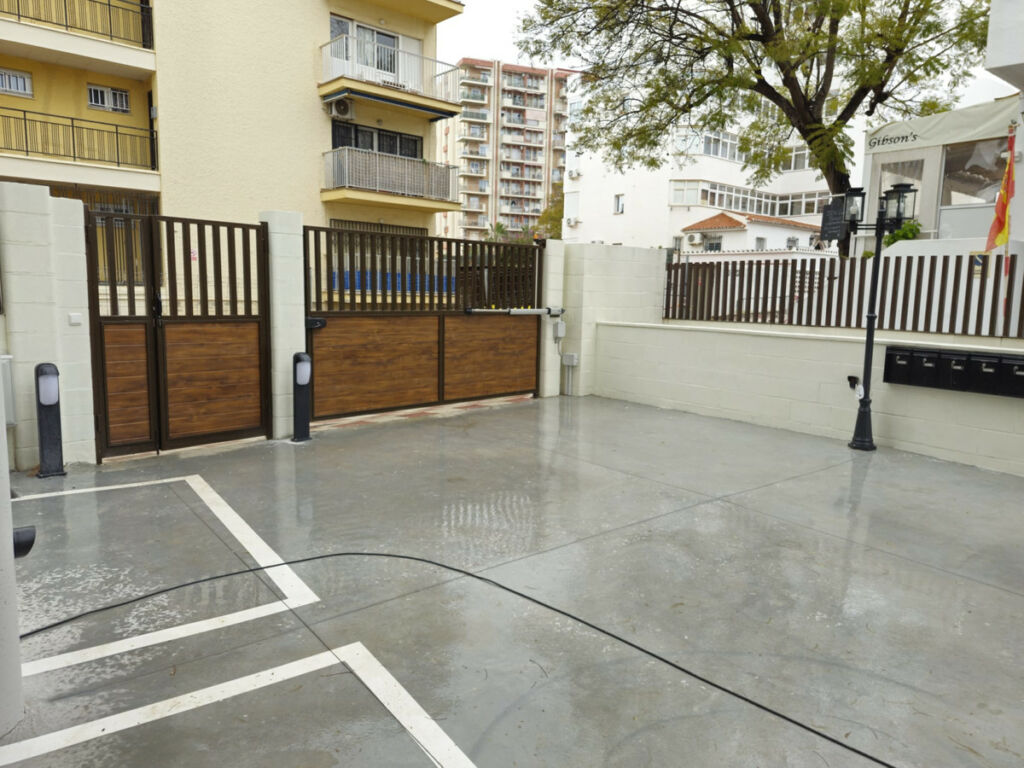 Middle Floor Apartment Benalmadena Málaga - image 33
