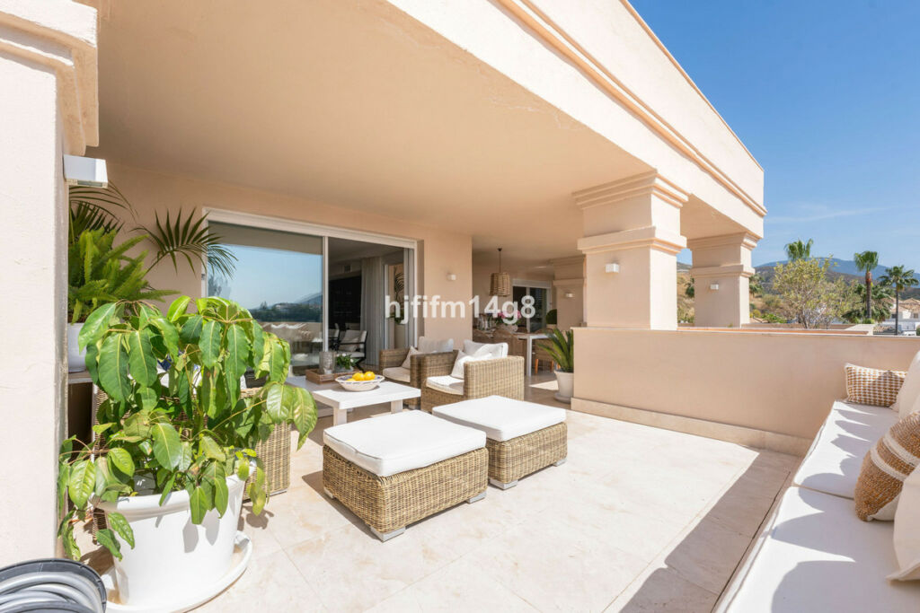 Middle Floor Apartment Nueva Andalucía Málaga - image 33