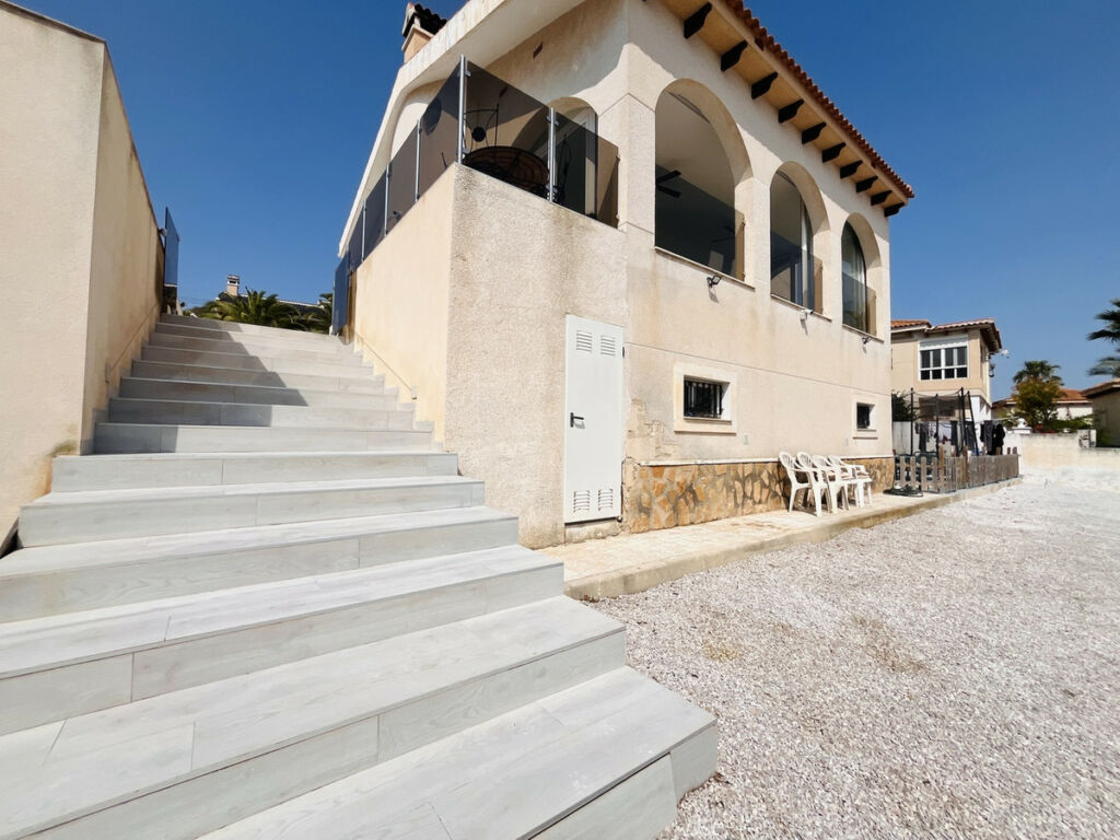 Detached Villa San Miguel de Salinas Alicante - image 33