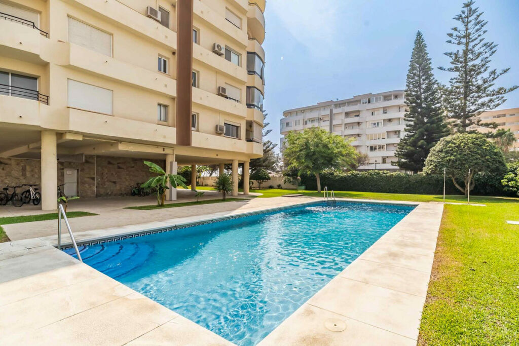 Middle Floor Apartment Fuengirola Málaga - image 33