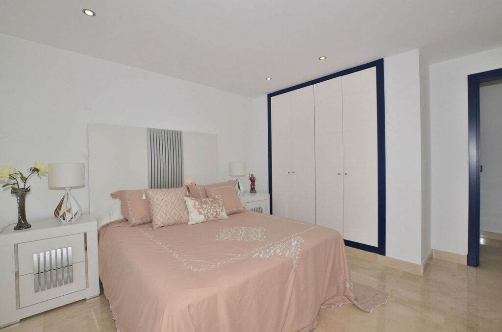 Penthouse Torrequebrada Málaga - image 33