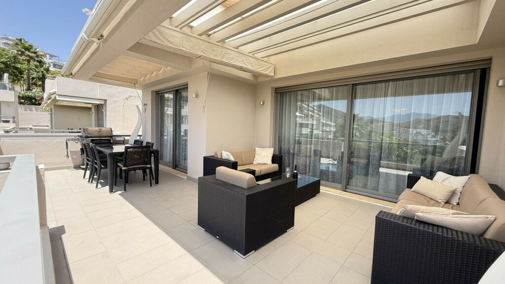 Middle Floor Apartment Benahavís Málaga - image 9