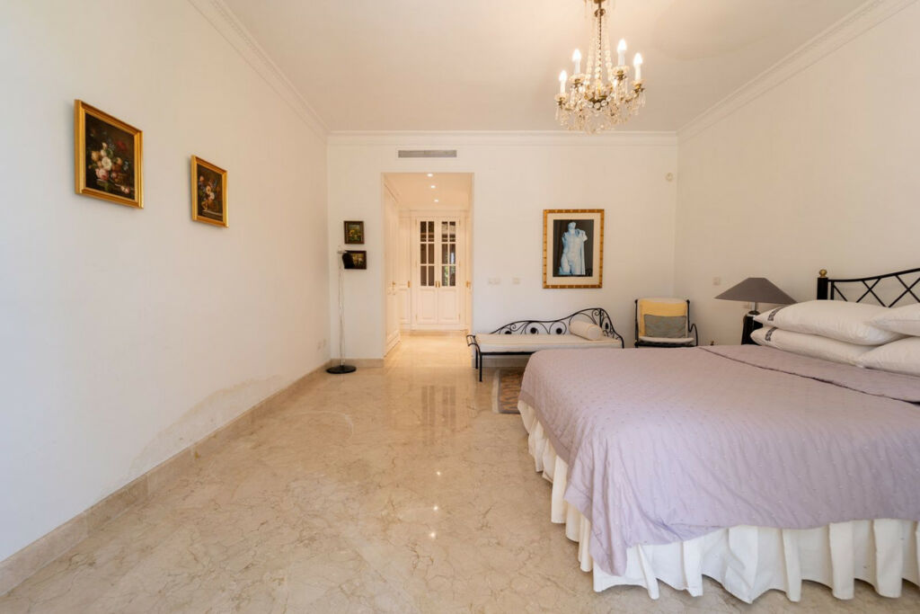 Middle Floor Apartment Nueva Andalucía Málaga - image 33