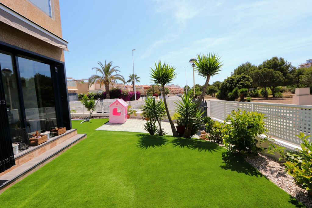 Detached Villa La Zenia Alicante - image 33