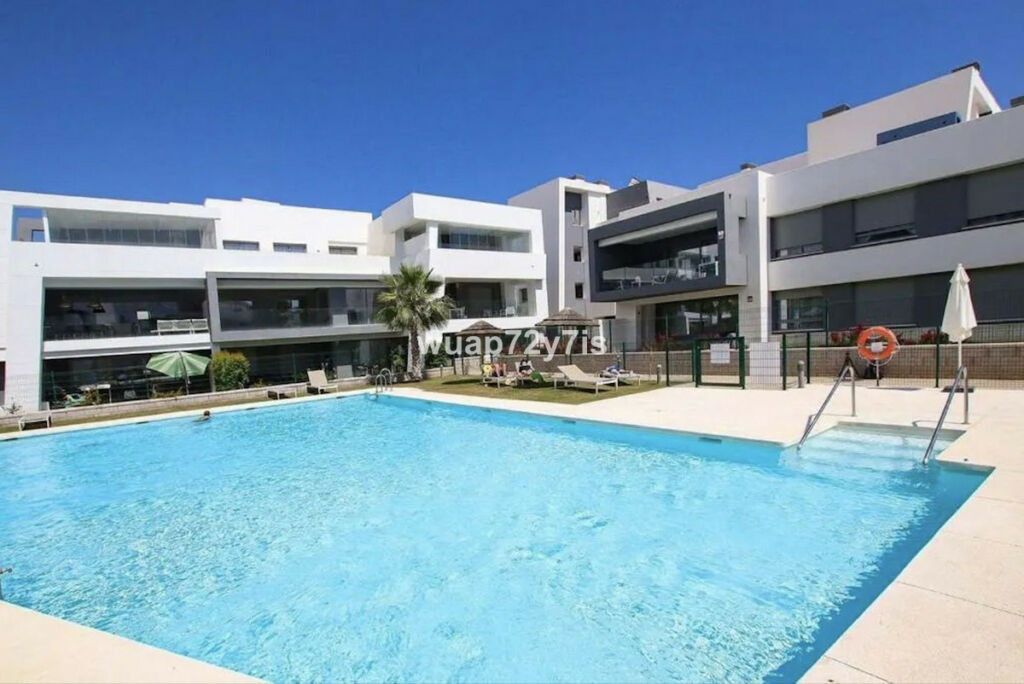Middle Floor Apartment Estepona Málaga - image 33