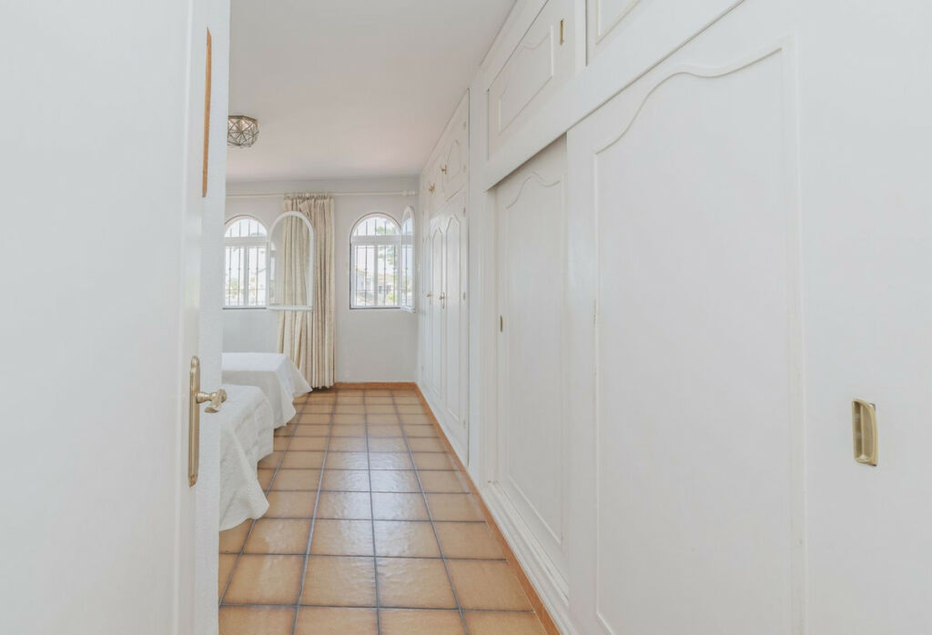 Detached Villa Marbella Málaga - image 33