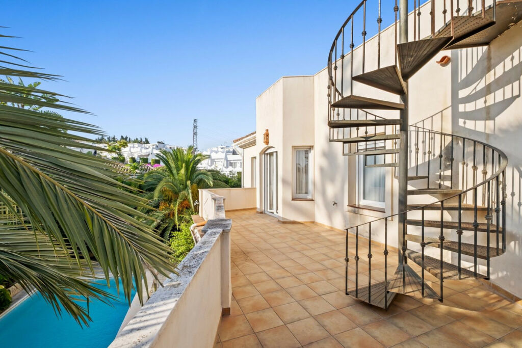 Detached Villa Reserva de Marbella Málaga - image 33
