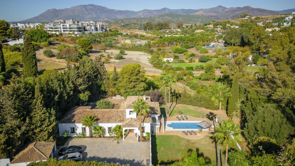 Detached Villa Estepona Málaga - image 33