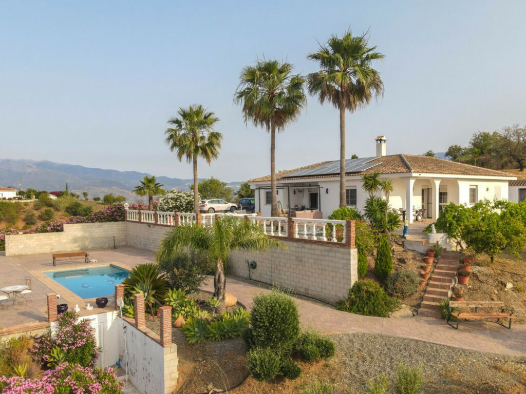 Detached Villa Guaro Málaga - image 33