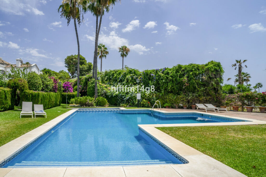 Townhouse Nueva Andalucía Málaga - image 34