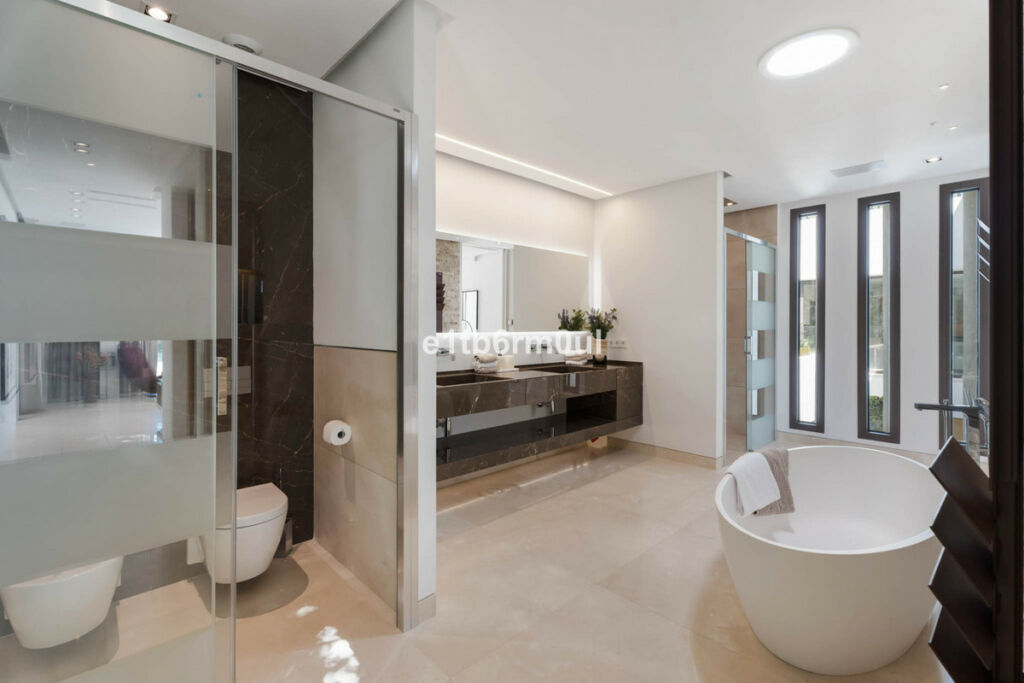 Detached Villa La Quinta Málaga - image 34