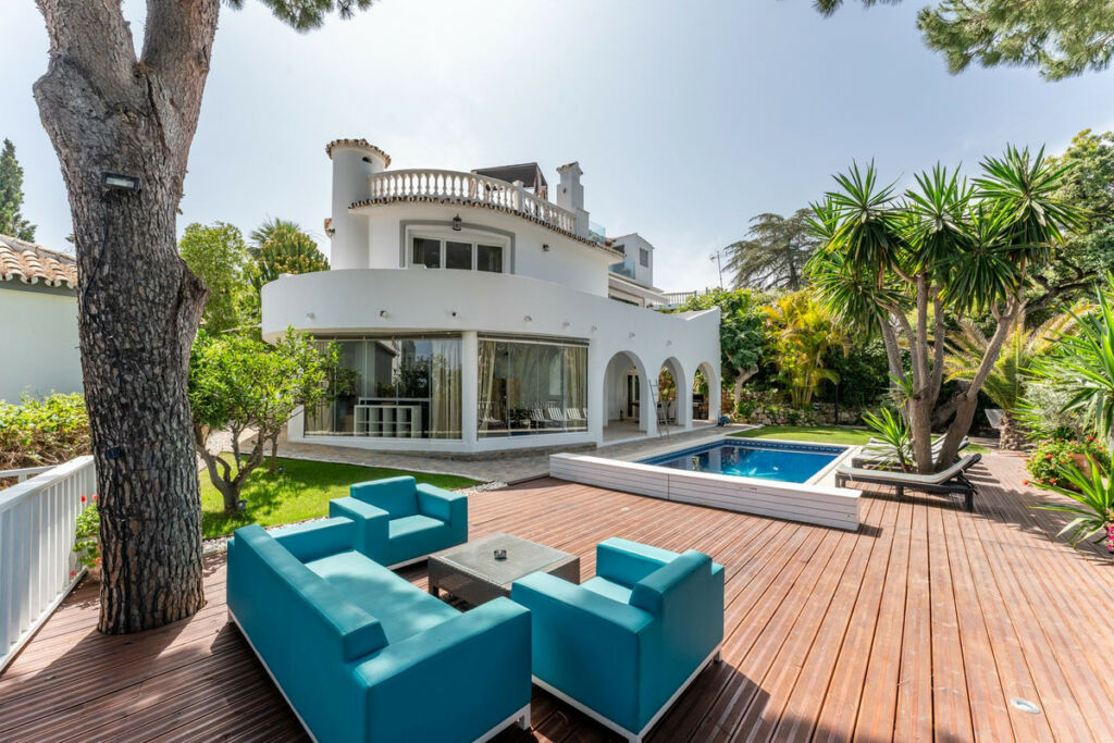 Detached Villa Calahonda Málaga - image 34