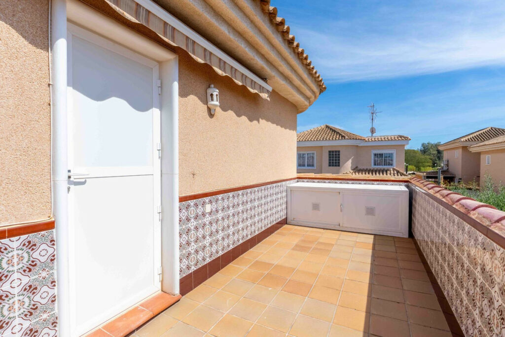Detached Villa Punta Prima Alicante - image 32