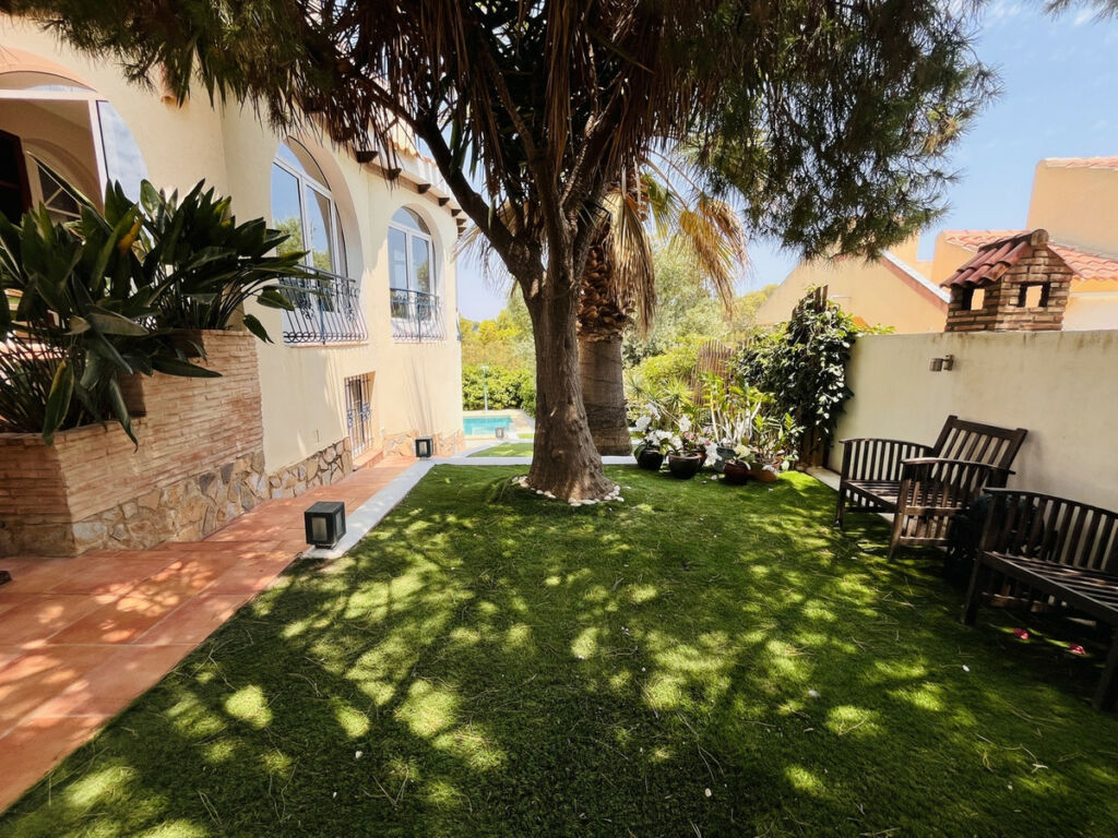Detached Villa La Zenia Alicante - image 34