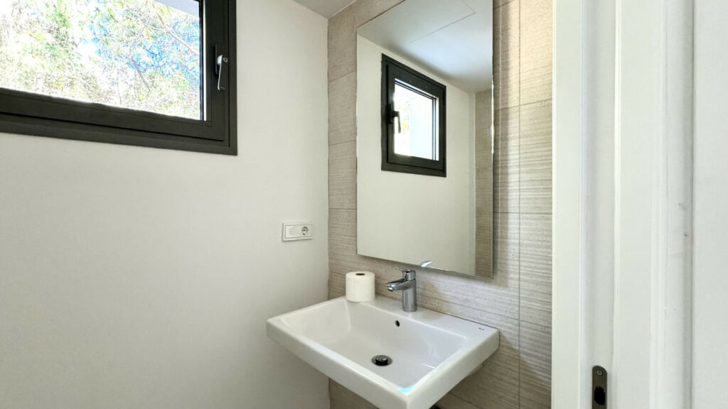 Semi-Detached House El Chaparral Málaga - image 34