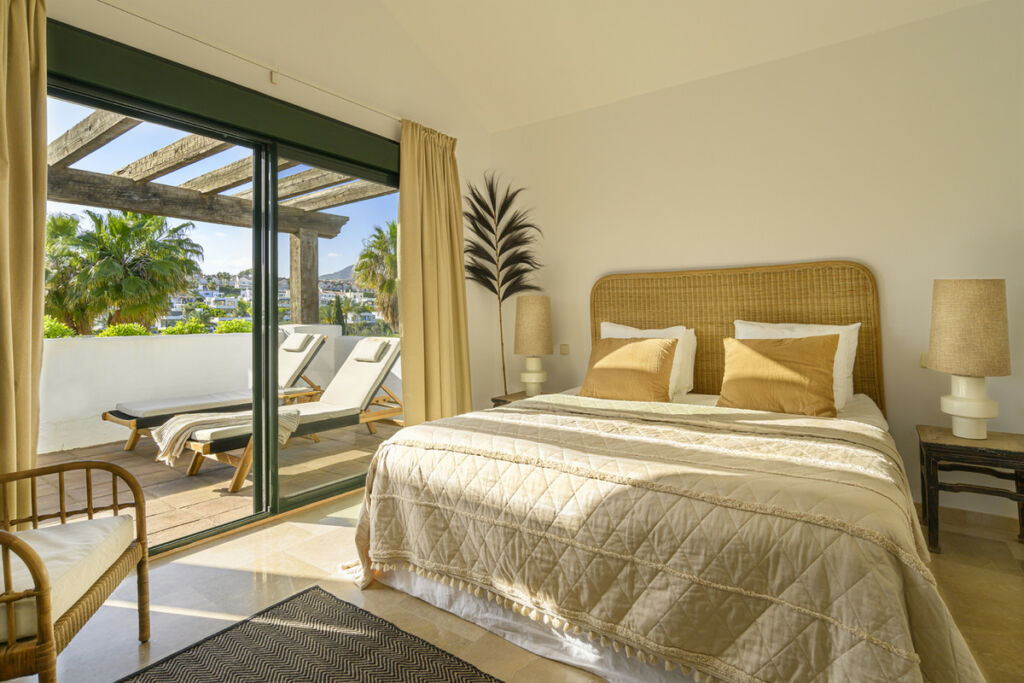 Detached Villa Estepona Málaga - image 34