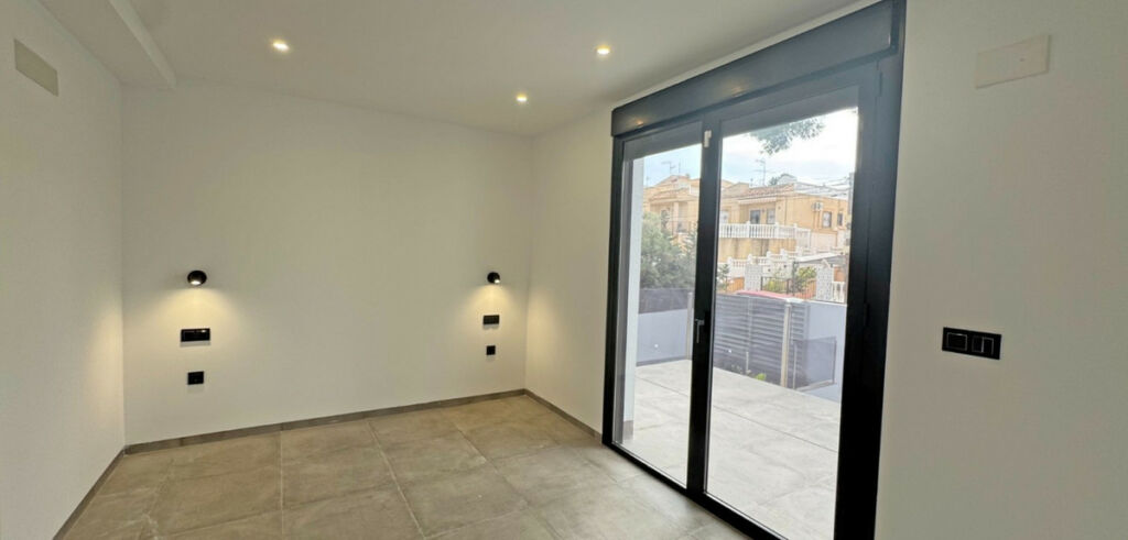 Detached Villa Torrevieja Alicante - image 35
