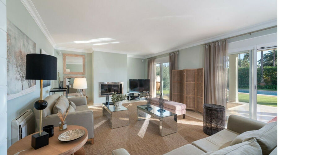 Detached Villa Sotogrande Cádiz - image 35