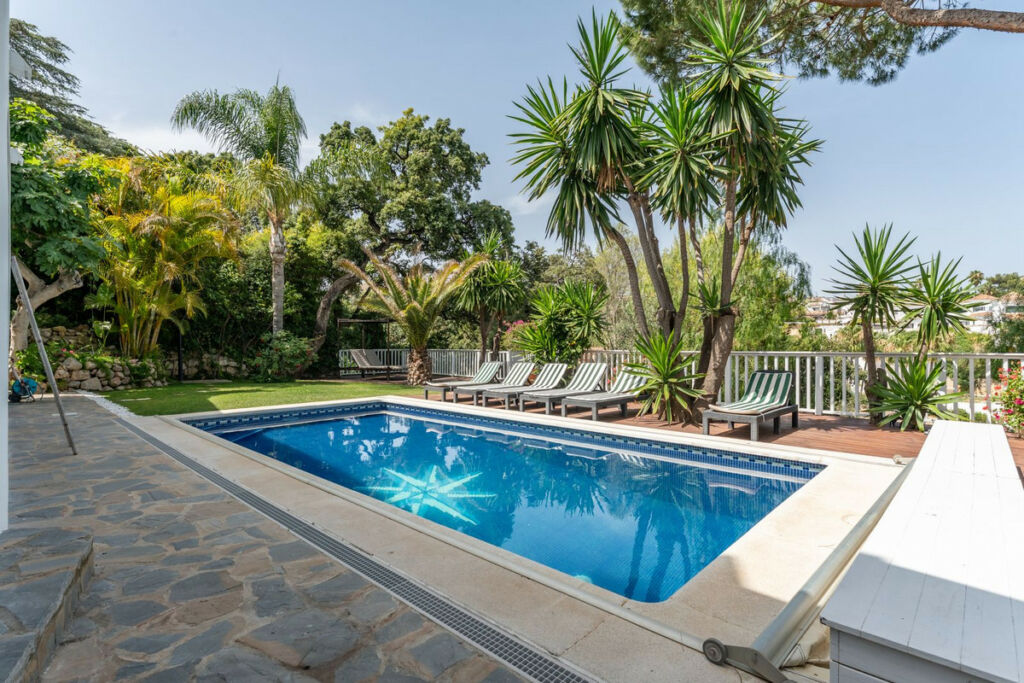 Detached Villa Calahonda Málaga - image 35