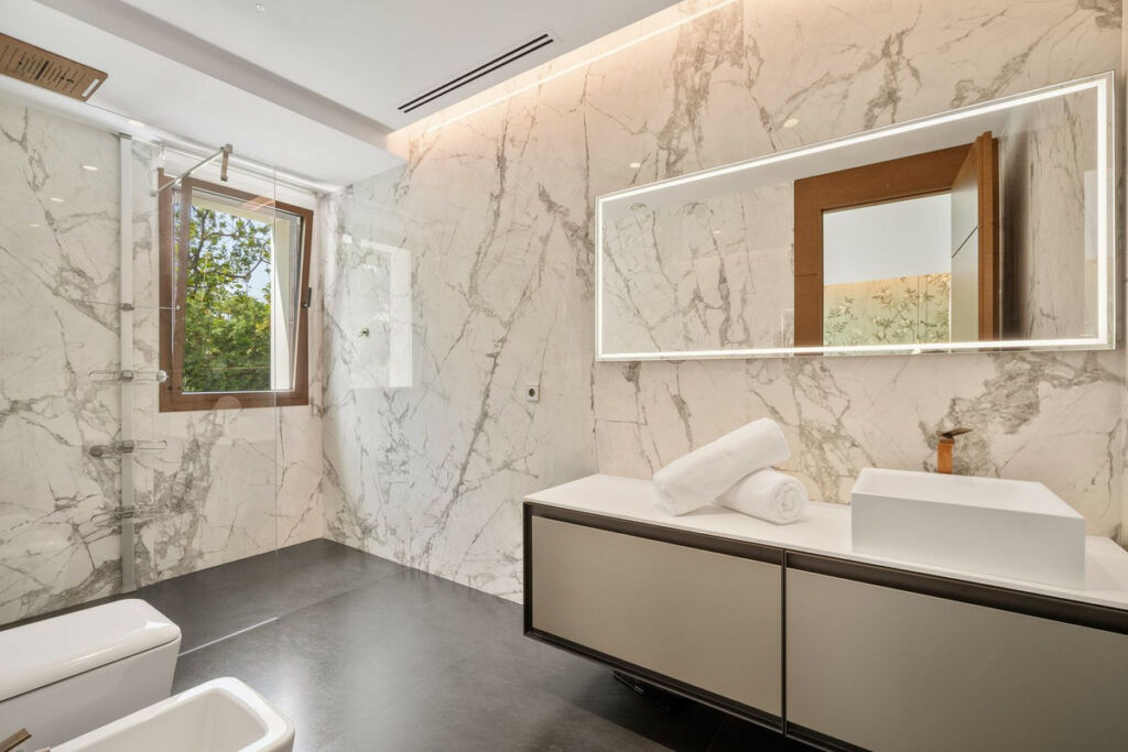 Detached Villa Sierra Blanca Málaga - image 35