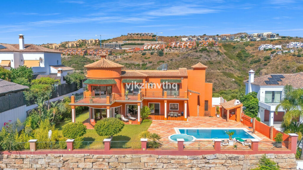 Detached Villa Benahavís Málaga - image 37