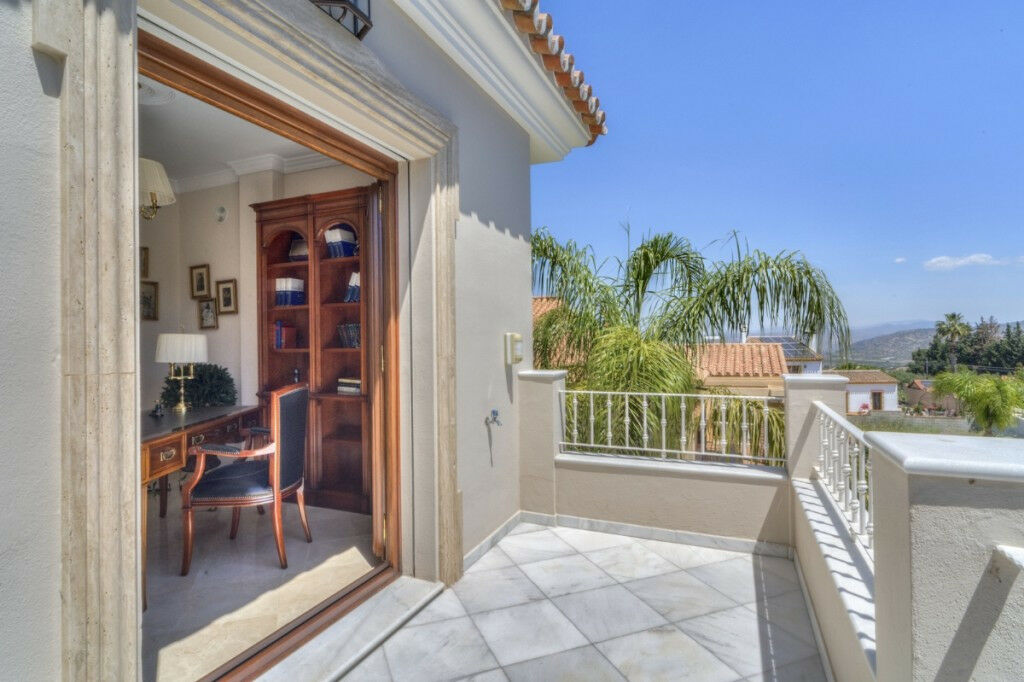 Detached Villa Alhaurín el Grande Málaga - image 35