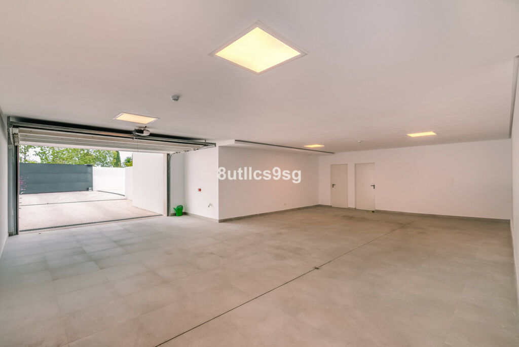 Detached Villa Nueva Andalucía Málaga - image 35