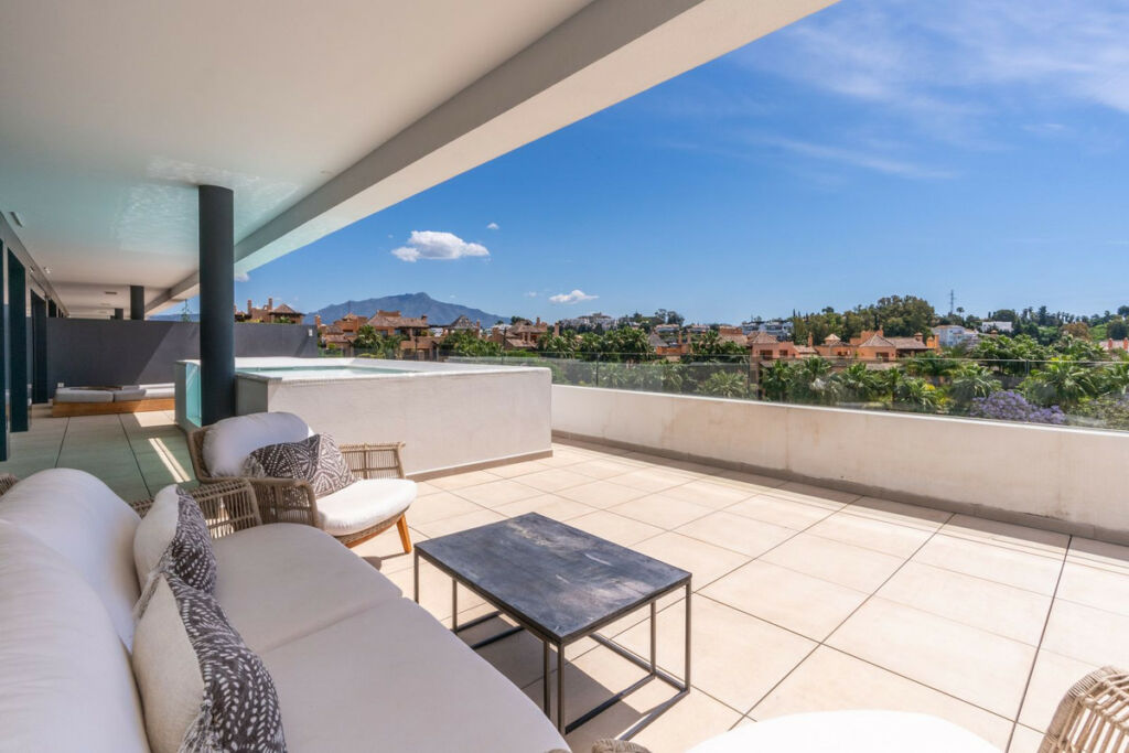Middle Floor Apartment Estepona Málaga - image 35