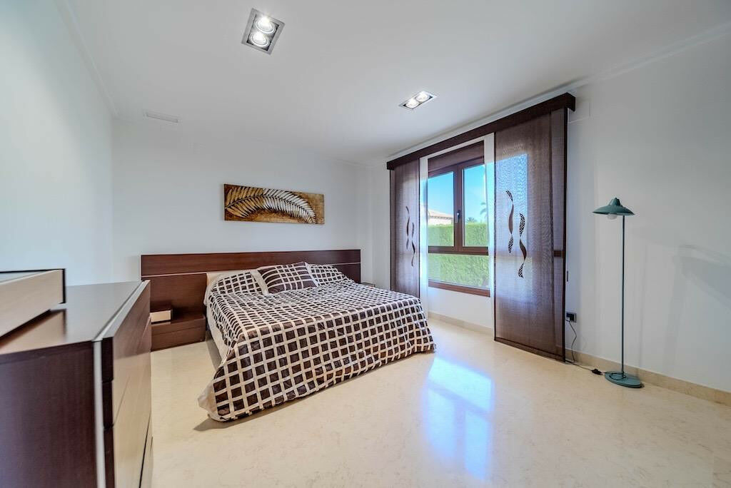Detached Villa Cabo Roig Alicante - image 35