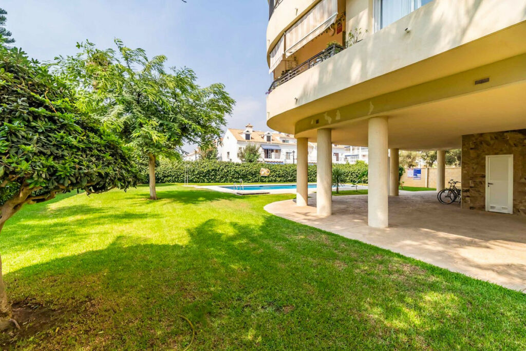 Middle Floor Apartment Fuengirola Málaga - image 36
