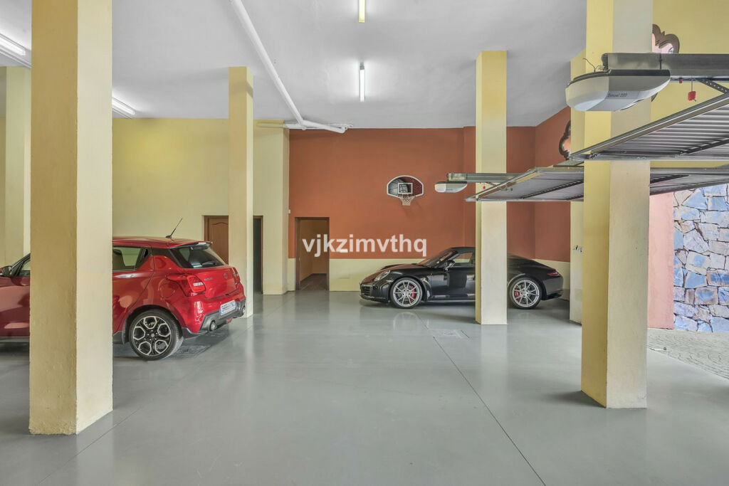 Detached Villa Benahavís Málaga - image 38