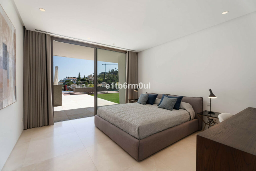 Detached Villa La Quinta Málaga - image 36