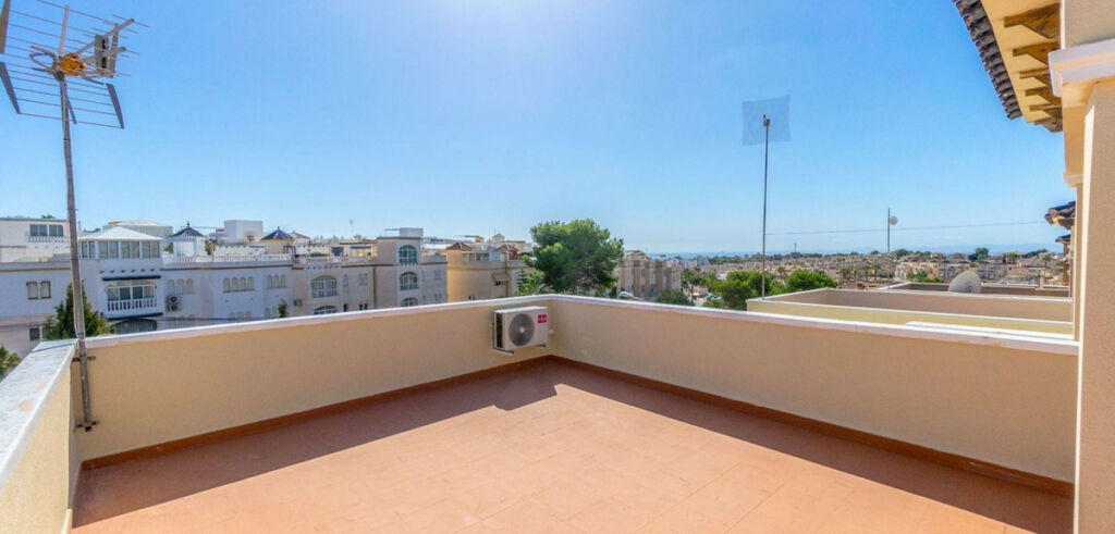 Detached Villa Villamartin Alicante - image 36