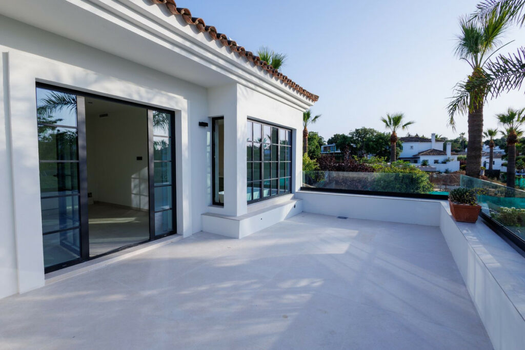 Detached Villa Sotogrande Cádiz - image 33