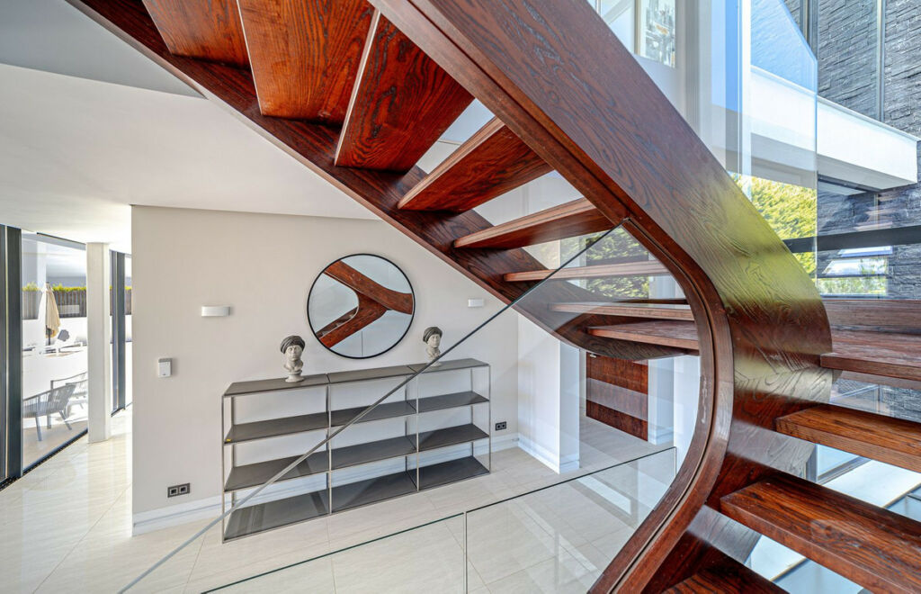 Detached Villa Nueva Andalucía Málaga - image 31