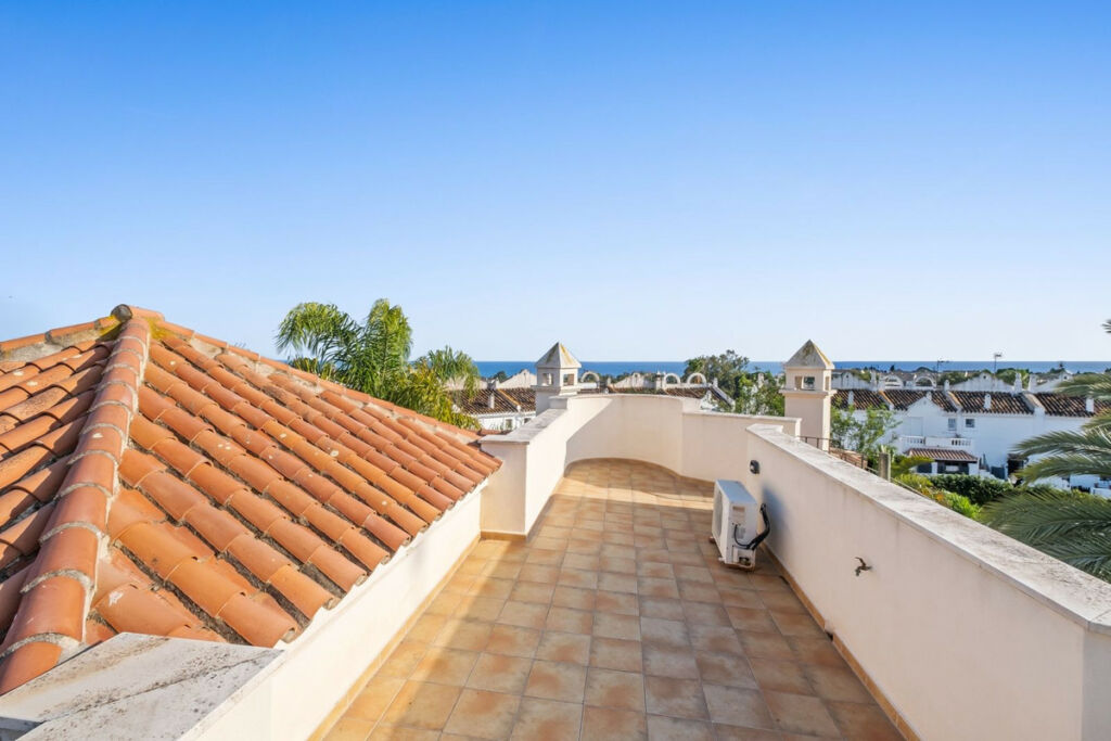Detached Villa Reserva de Marbella Málaga - image 36