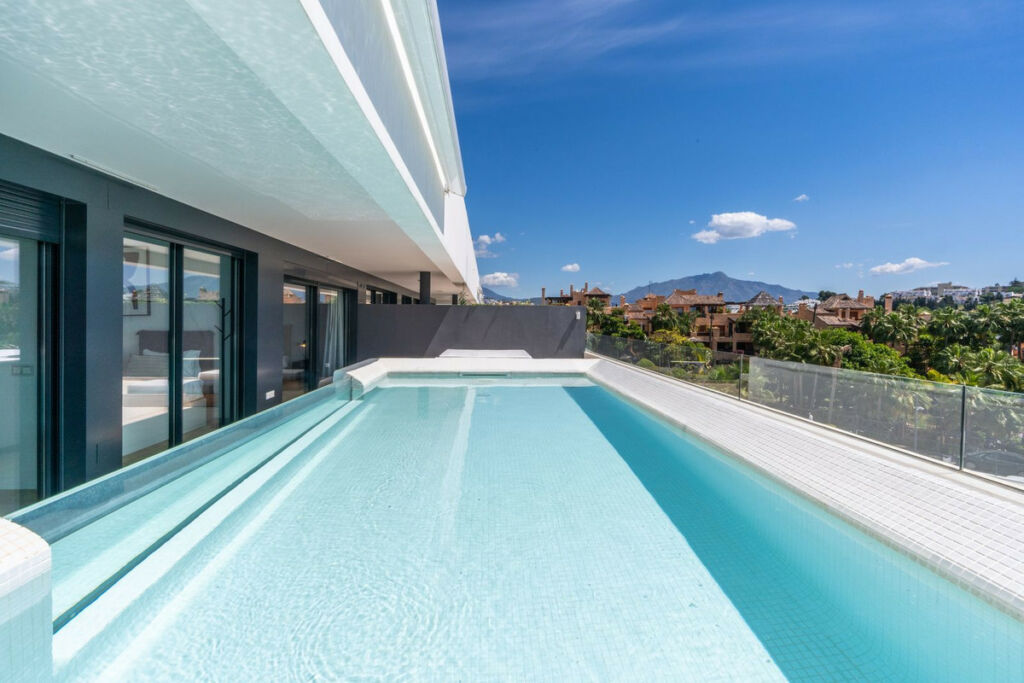 Middle Floor Apartment Estepona Málaga - image 36